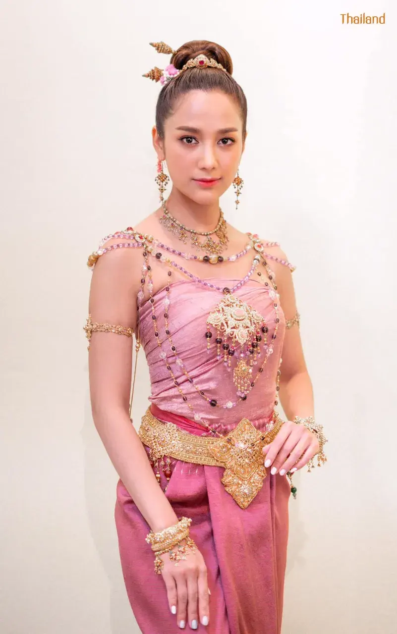 Thai Lady in Traditional Attire 🇹🇭