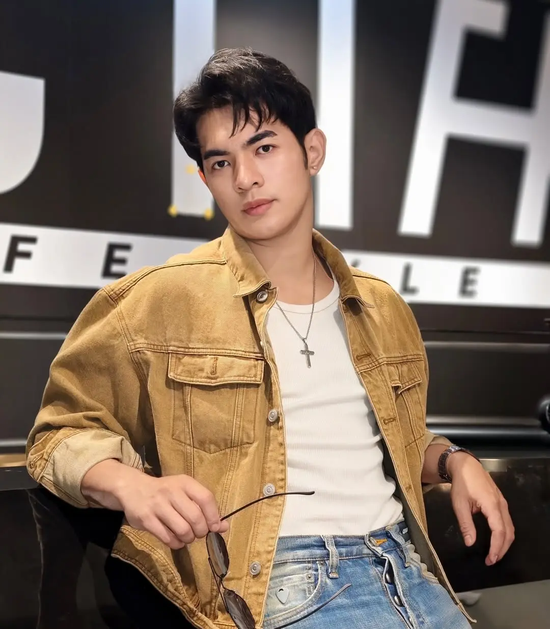 Actor / Model / Influencer : AL Wittaya Suwannathep