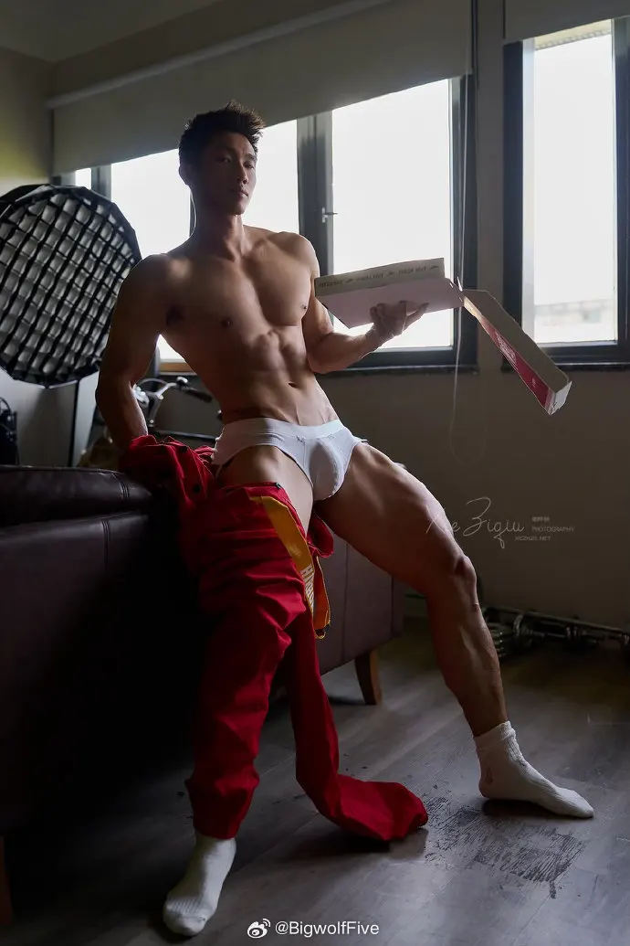 Xieziqiu-谢梓秋 model : 小熊