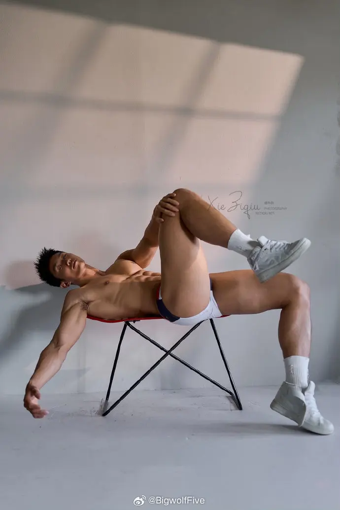 Xieziqiu-谢梓秋 model : 小熊