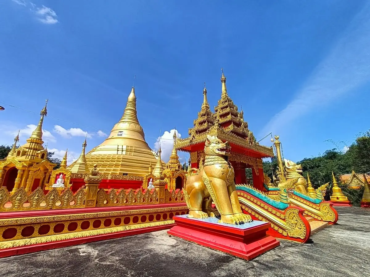 Replica of Myanmar's Shwedagon Pagoda in Thailand 🇲🇲🇹🇭