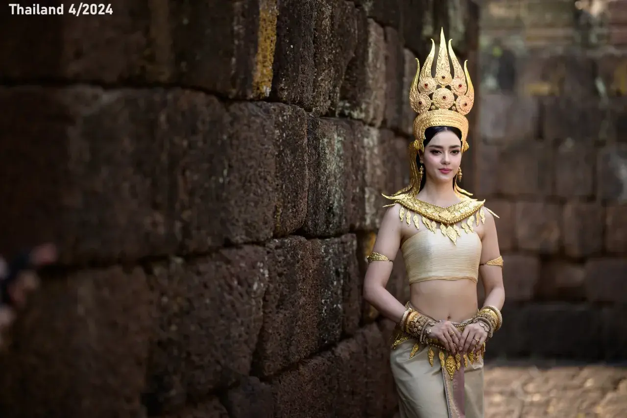 Amanda Obdam in Apsara Thai National Dress 🇹🇭