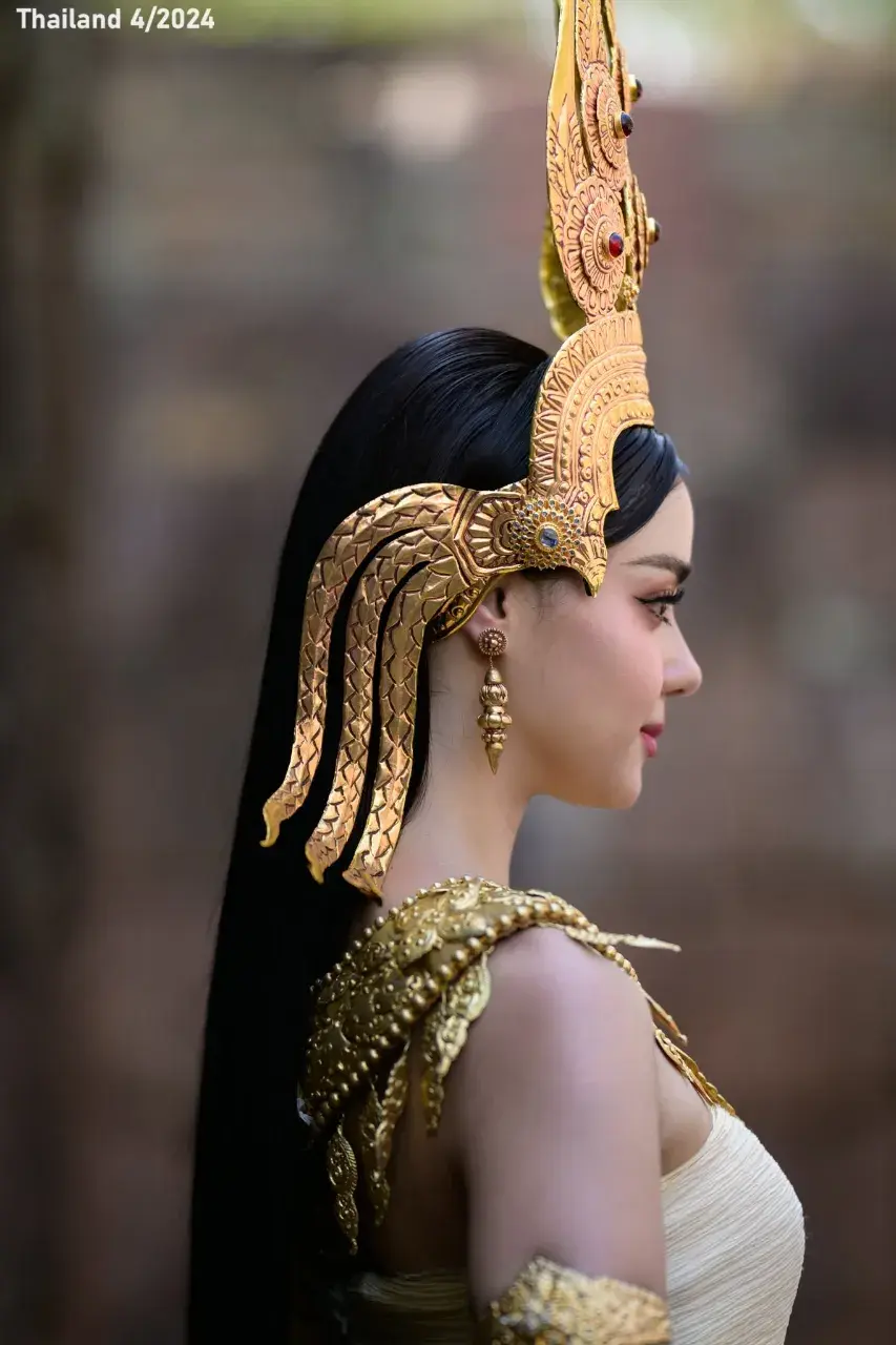 Amanda Obdam in Apsara Thai National Dress 🇹🇭