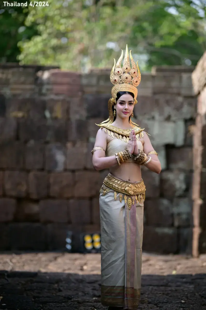 Amanda Obdam in Apsara Thai National Dress 🇹🇭