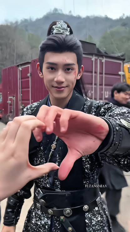 ผู้หล่อ