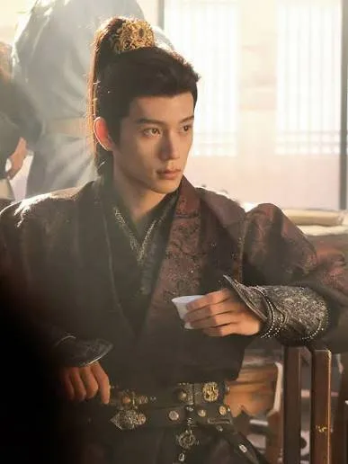 ผู้หล่อ