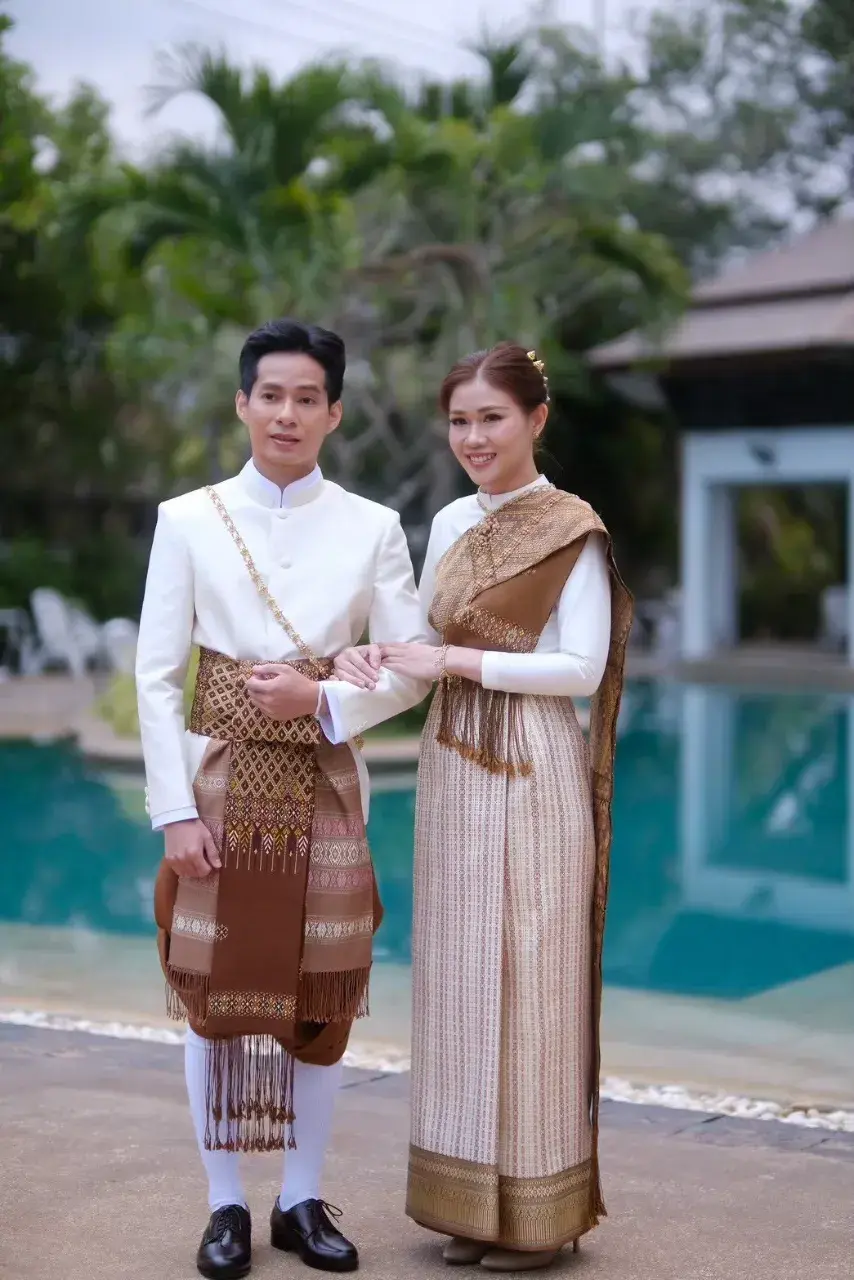 THAILAND 🇹🇭 | I-San Wedding Dress: ชุดแต่งงานอีสาน