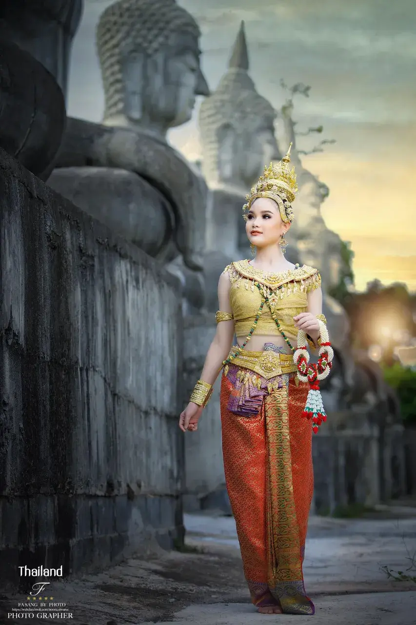 Model in Creative Thai Costume 🇹🇭