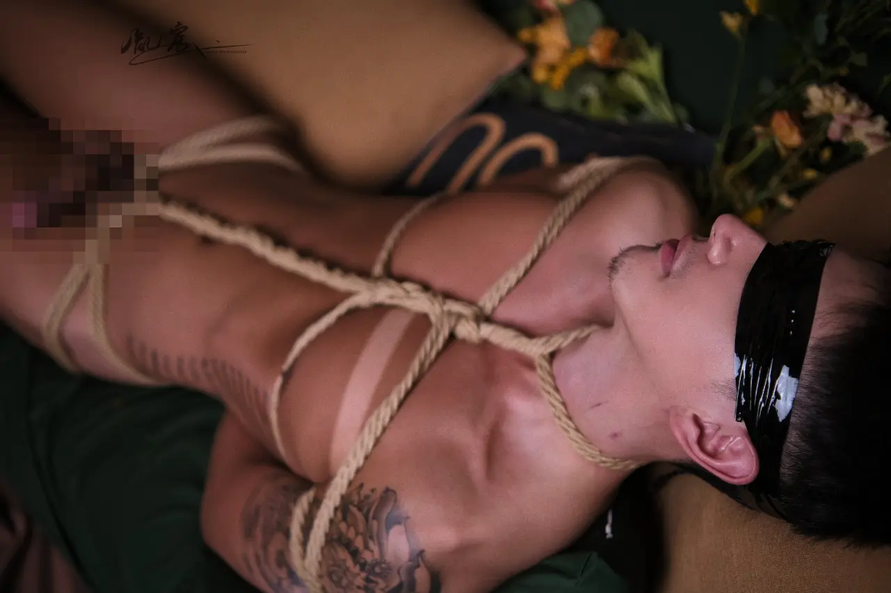 Sexy Shots of 狼叔Saiki