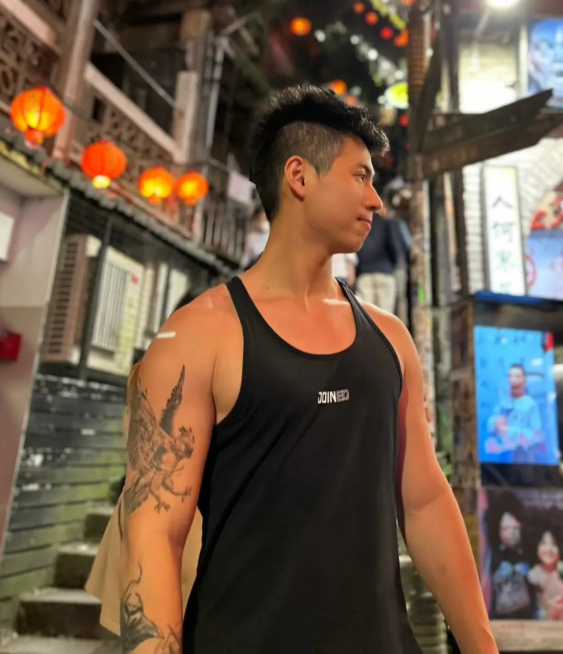 Sexy Shots of 狼叔Saiki