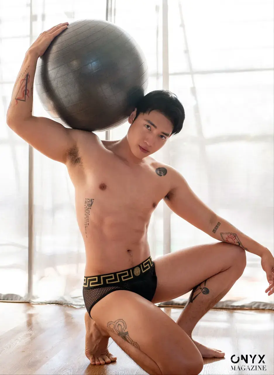 clipgayasian.com - ONYX MAGAZINE NO.07
