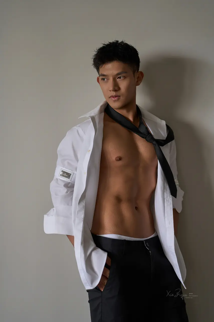 Xieziqiu-谢梓秋 model : 欧浩晨Aaron