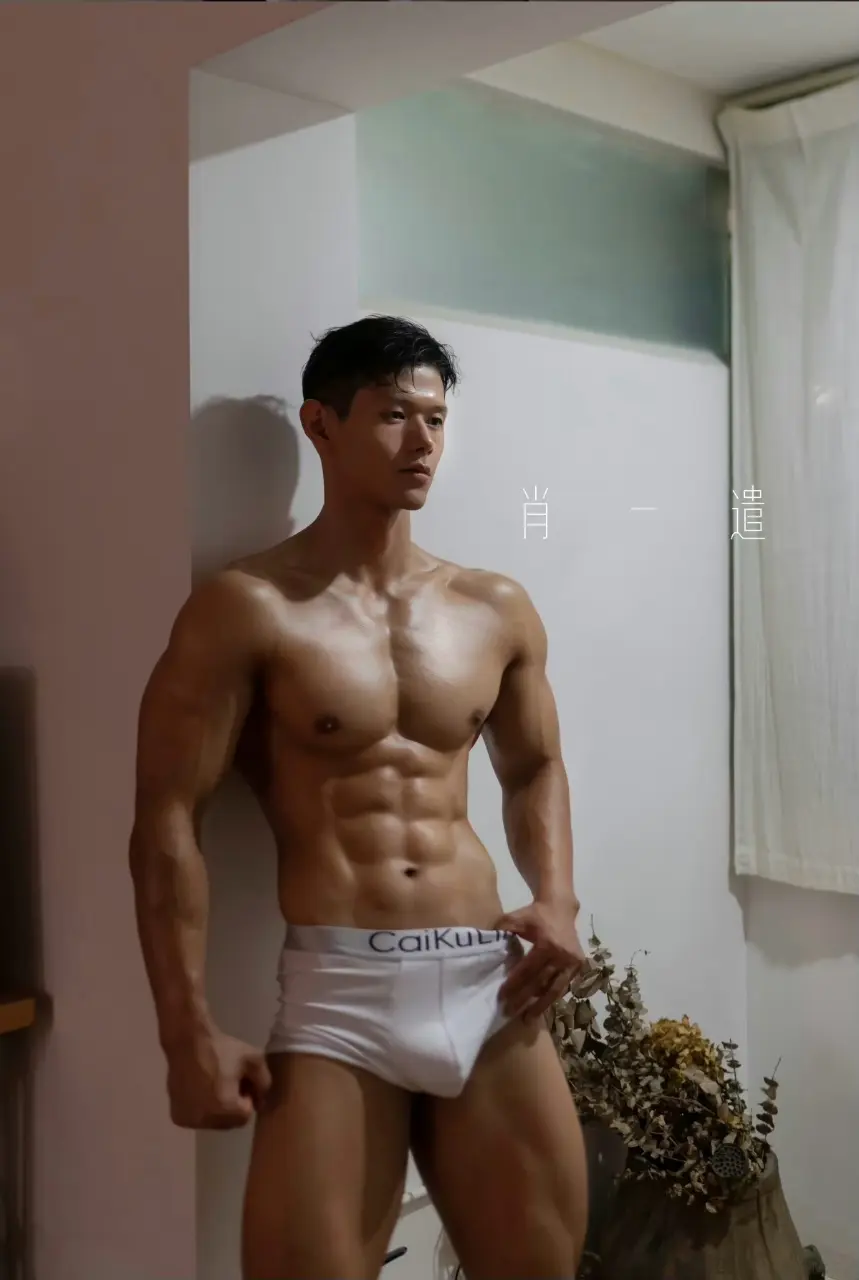 Fitness model & coach：Alan