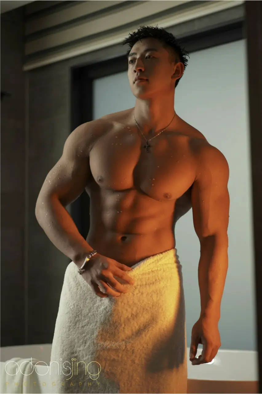 Adonisjing Model : Return