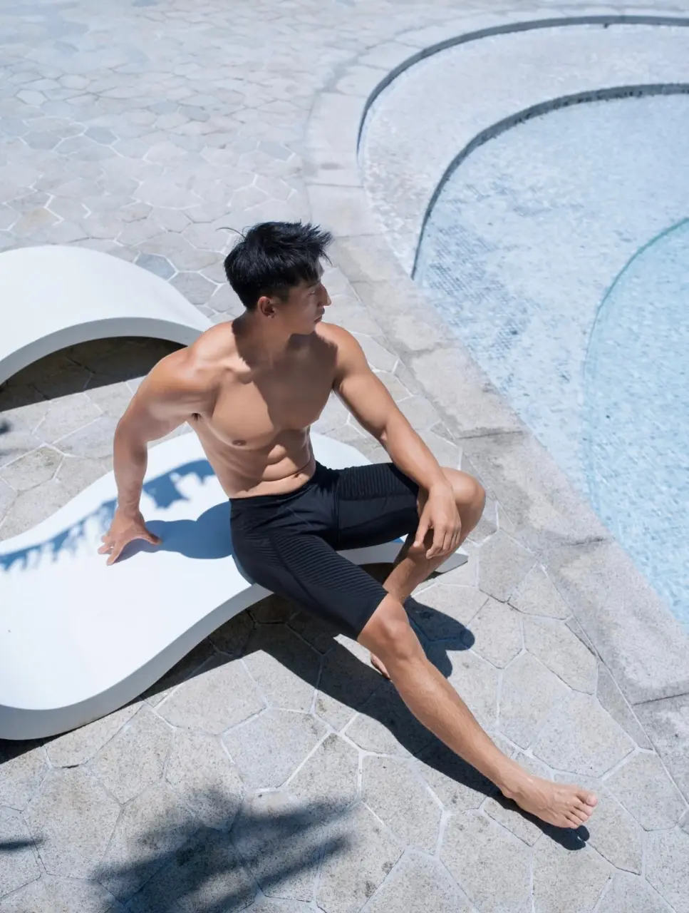 Adonisjing Model : Return