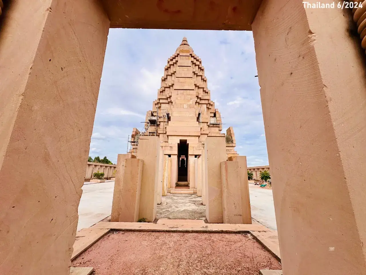 Sihanakhon at Wat Phu Man Fah, June 2024 🇹🇭
