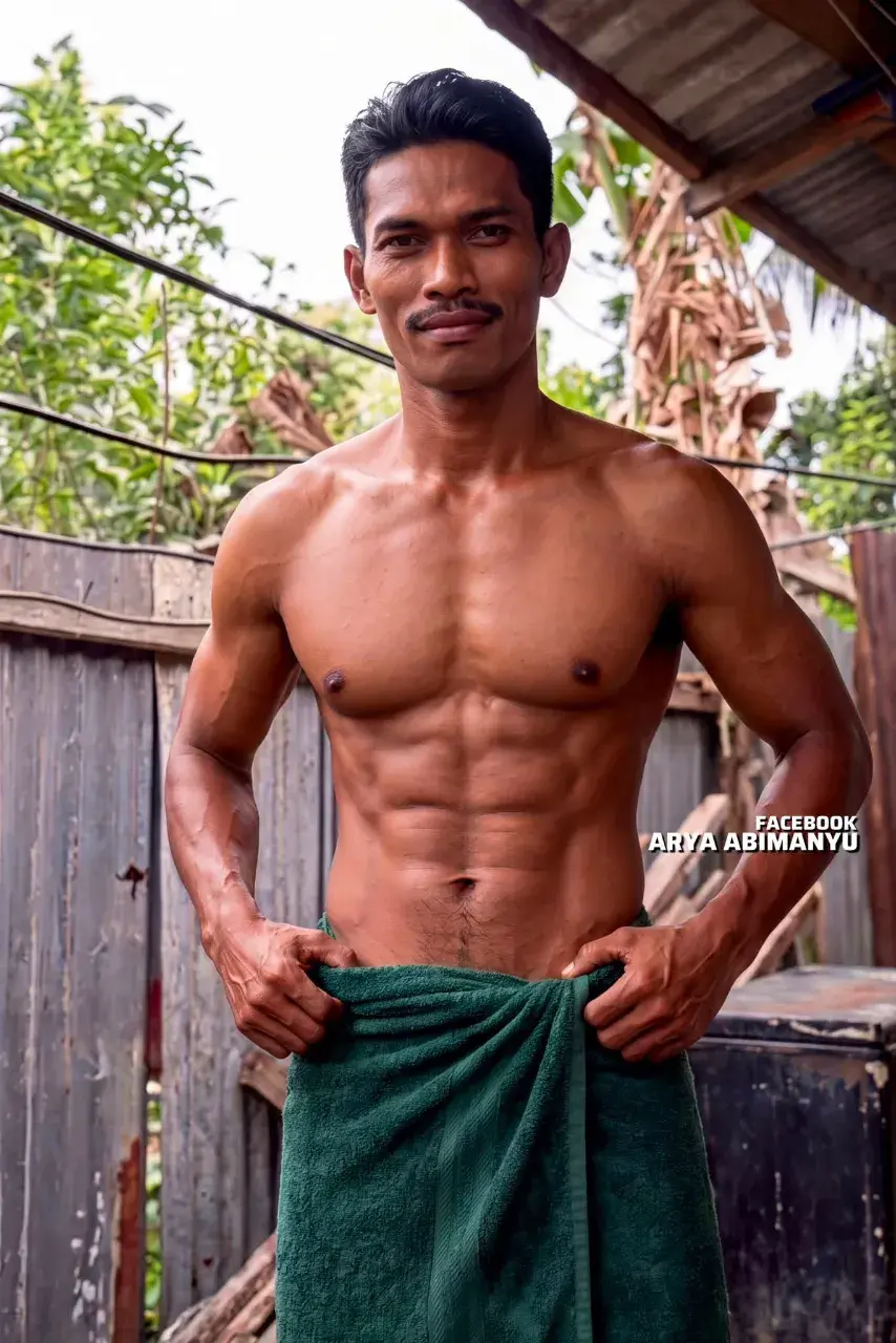 หนุ่มหุ่นบ้านๆ