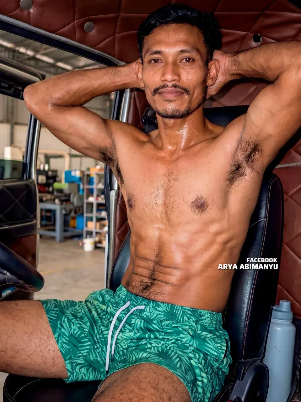 หนุ่มหุ่นบ้านๆ