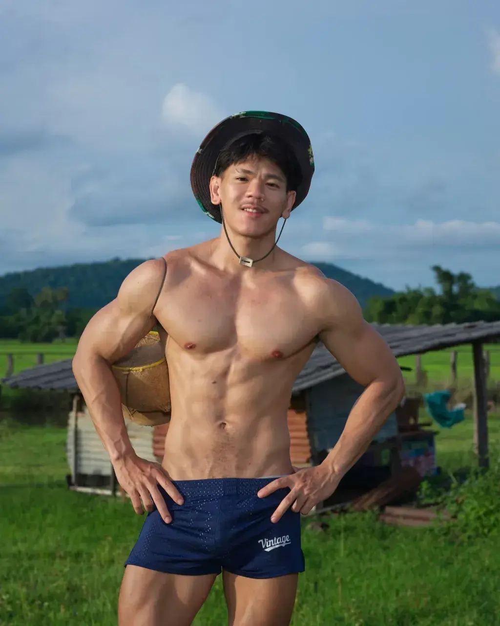 หนุ่มปากเซ