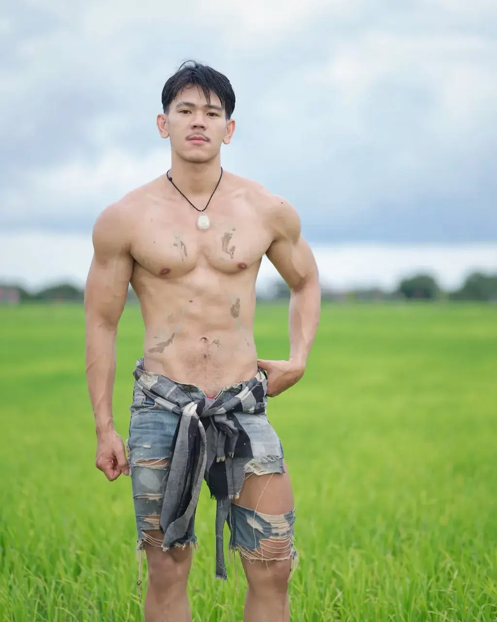 หนุ่มปากเซ