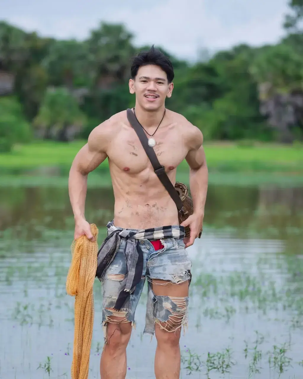 หนุ่มปากเซ