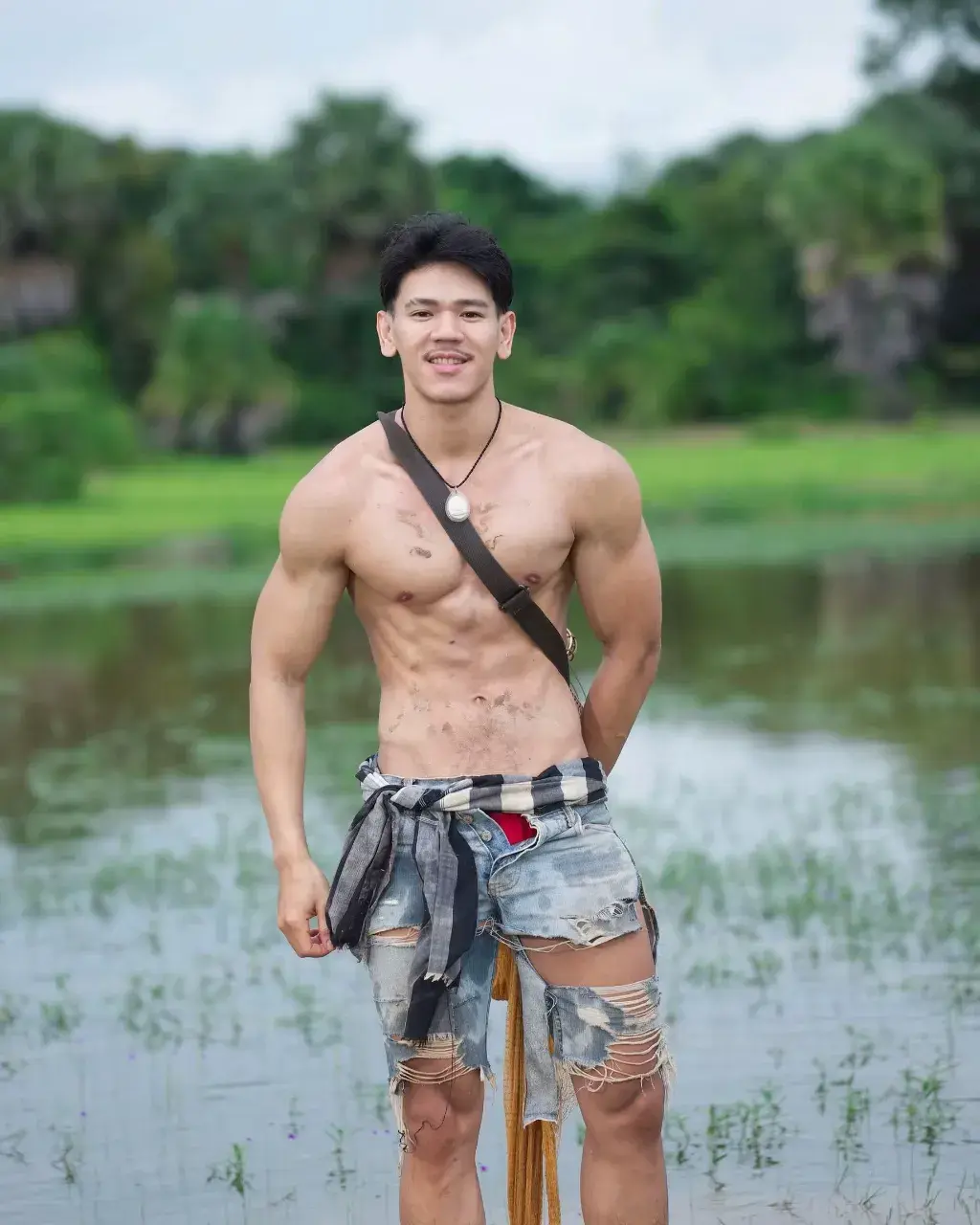 หนุ่มปากเซ
