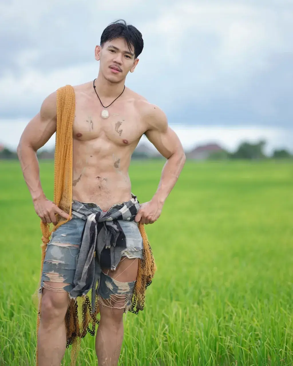 หนุ่มปากเซ