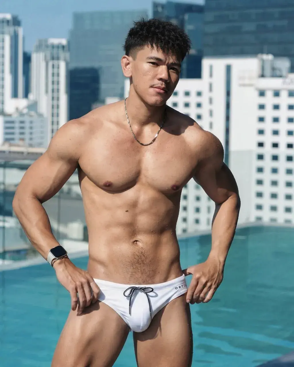 หนุ่มปากเซ