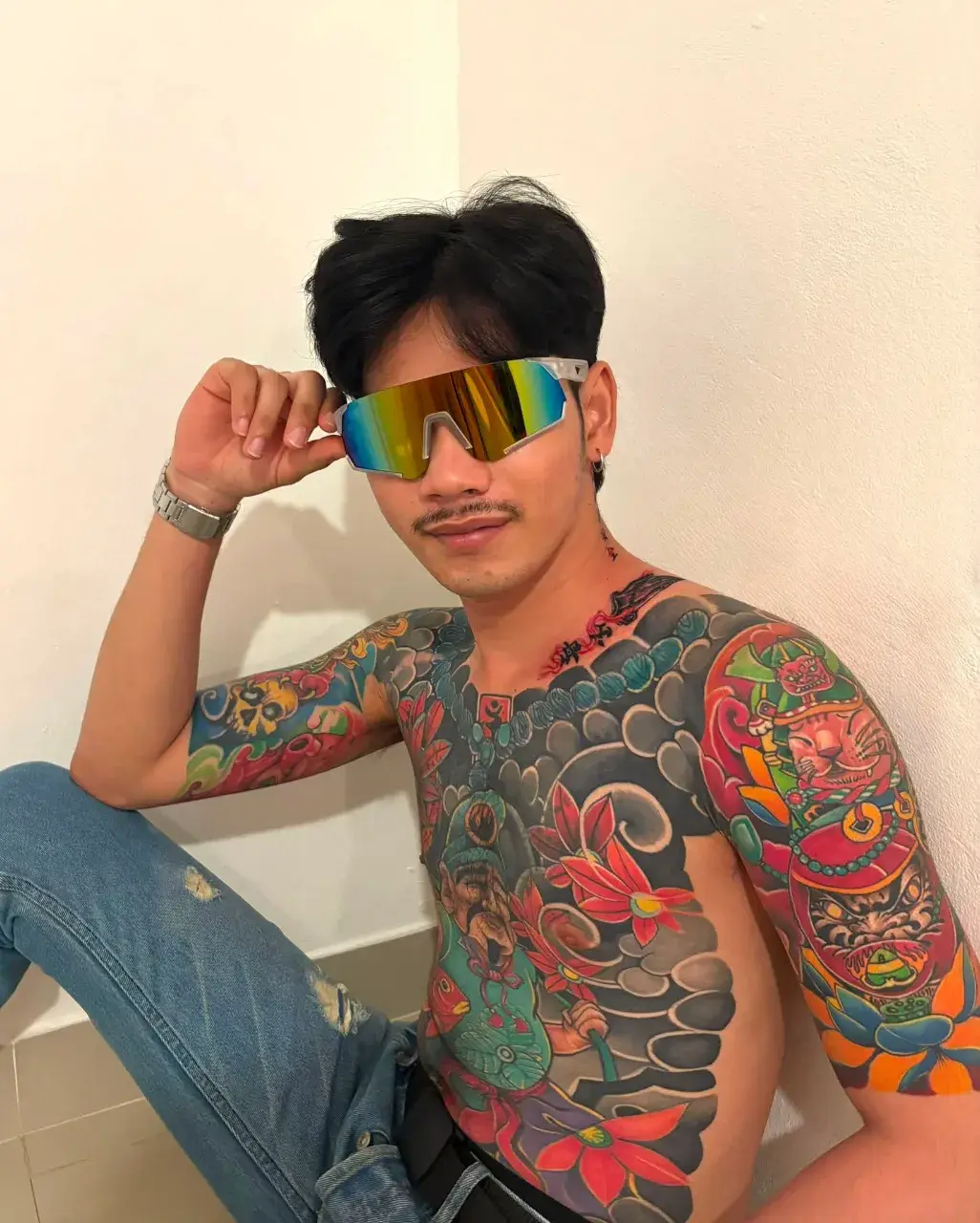 หนุ่มหล่อตัวลาย &hearts;️