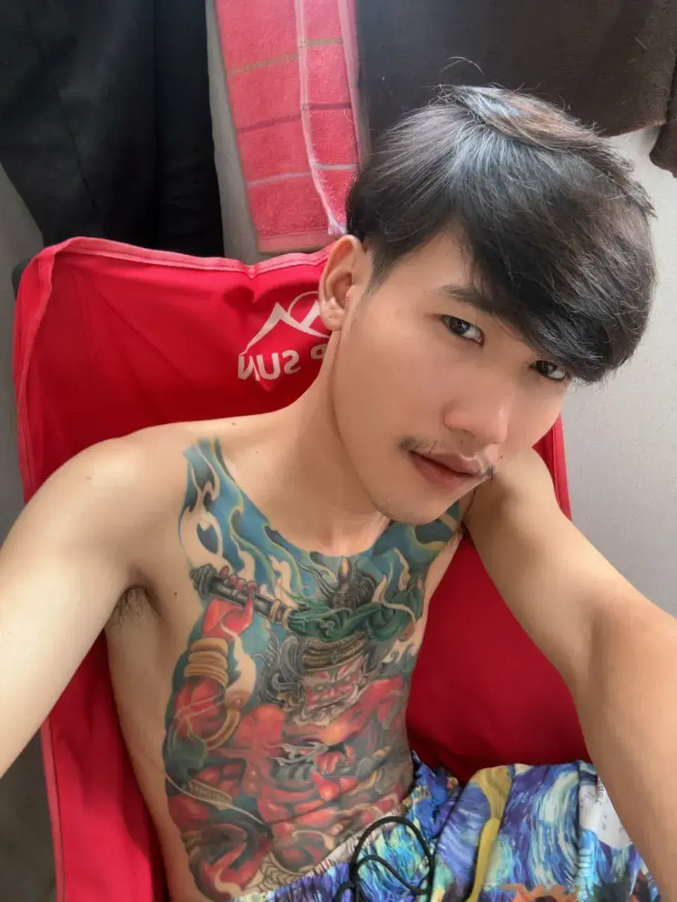 หนุ่มหล่อตัวลาย &hearts;️