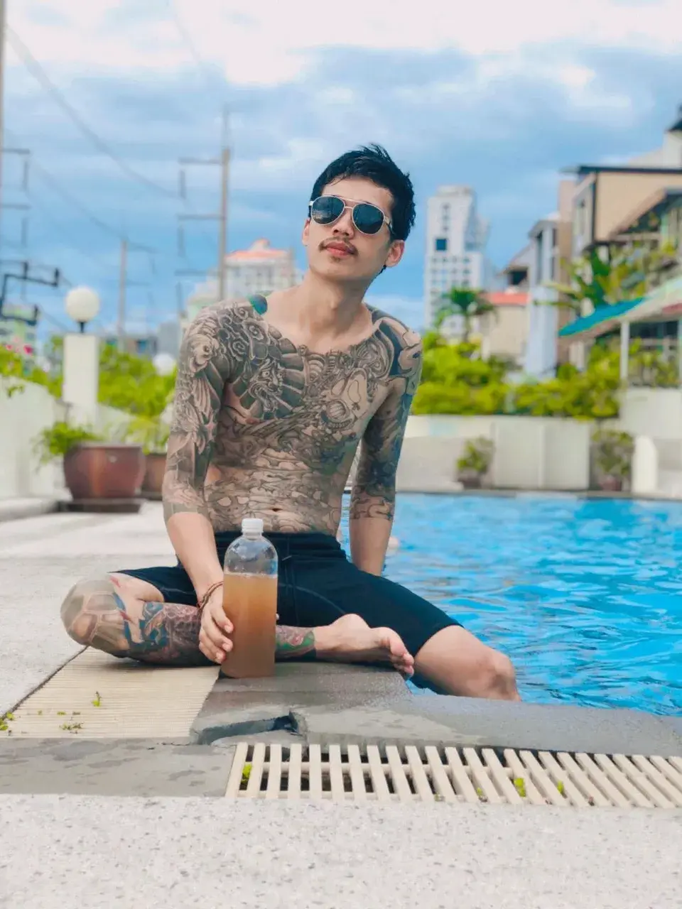 หนุ่มหล่อตัวลาย &hearts;️