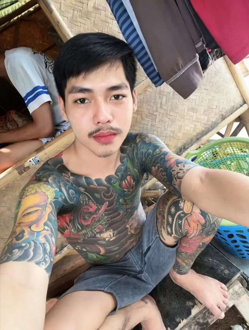 หนุ่มหล่อตัวลาย &hearts;️