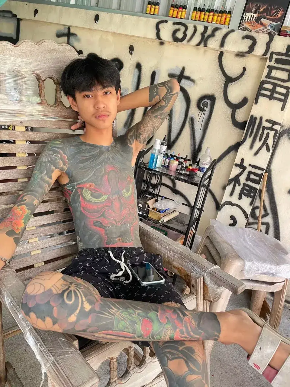 หนุ่มหล่อตัวลาย &hearts;️