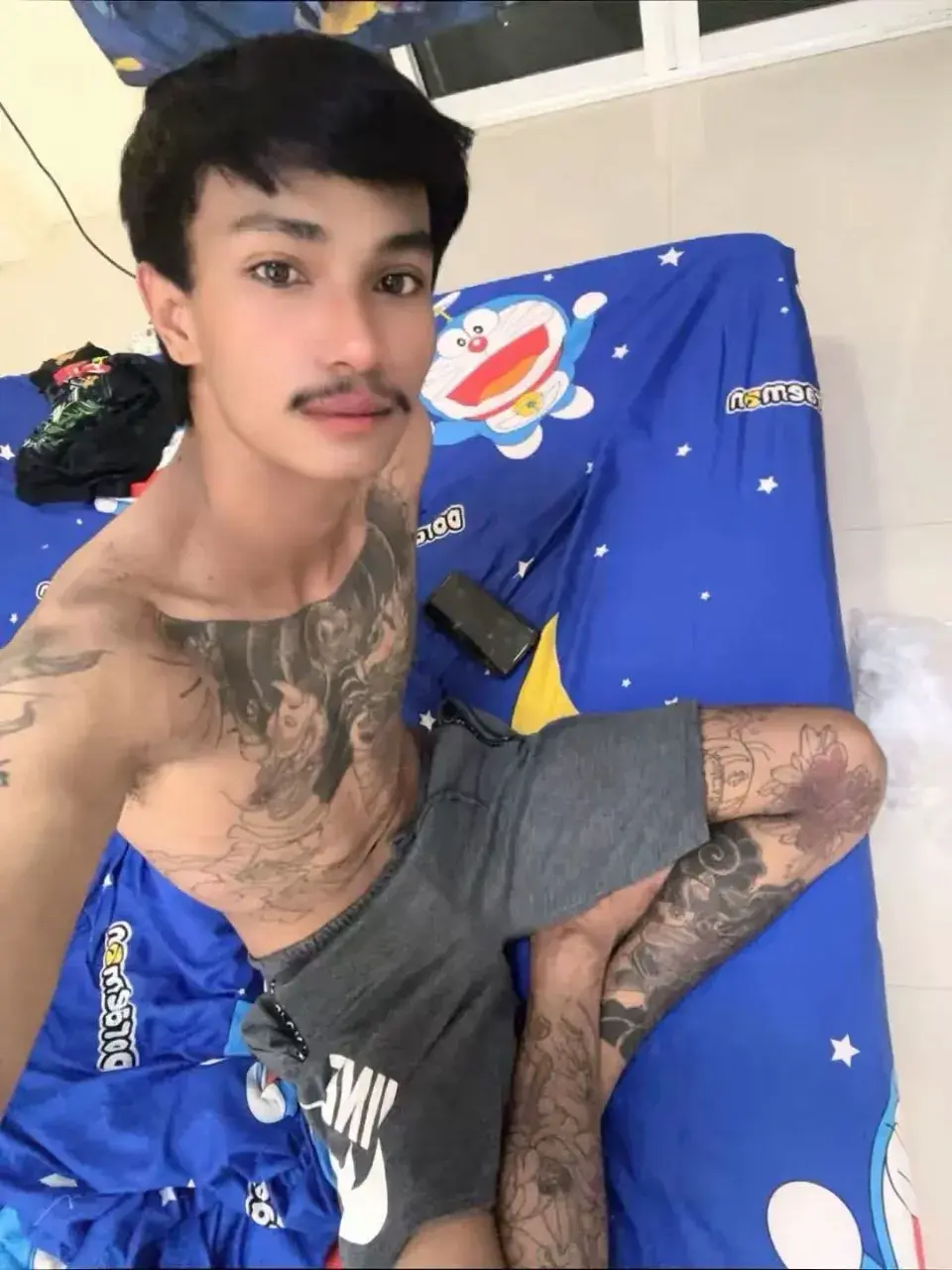 หนุ่มหล่อตัวลาย &hearts;️