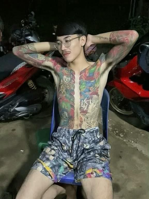 หนุ่มหล่อตัวลาย &hearts;️