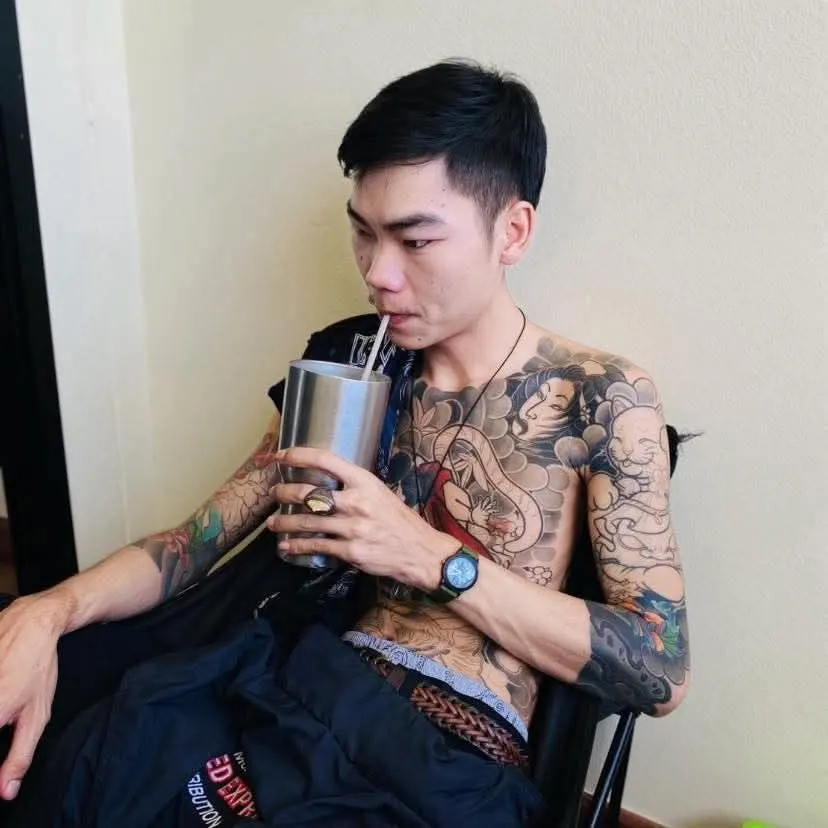 หนุ่มหล่อตัวลาย &hearts;️