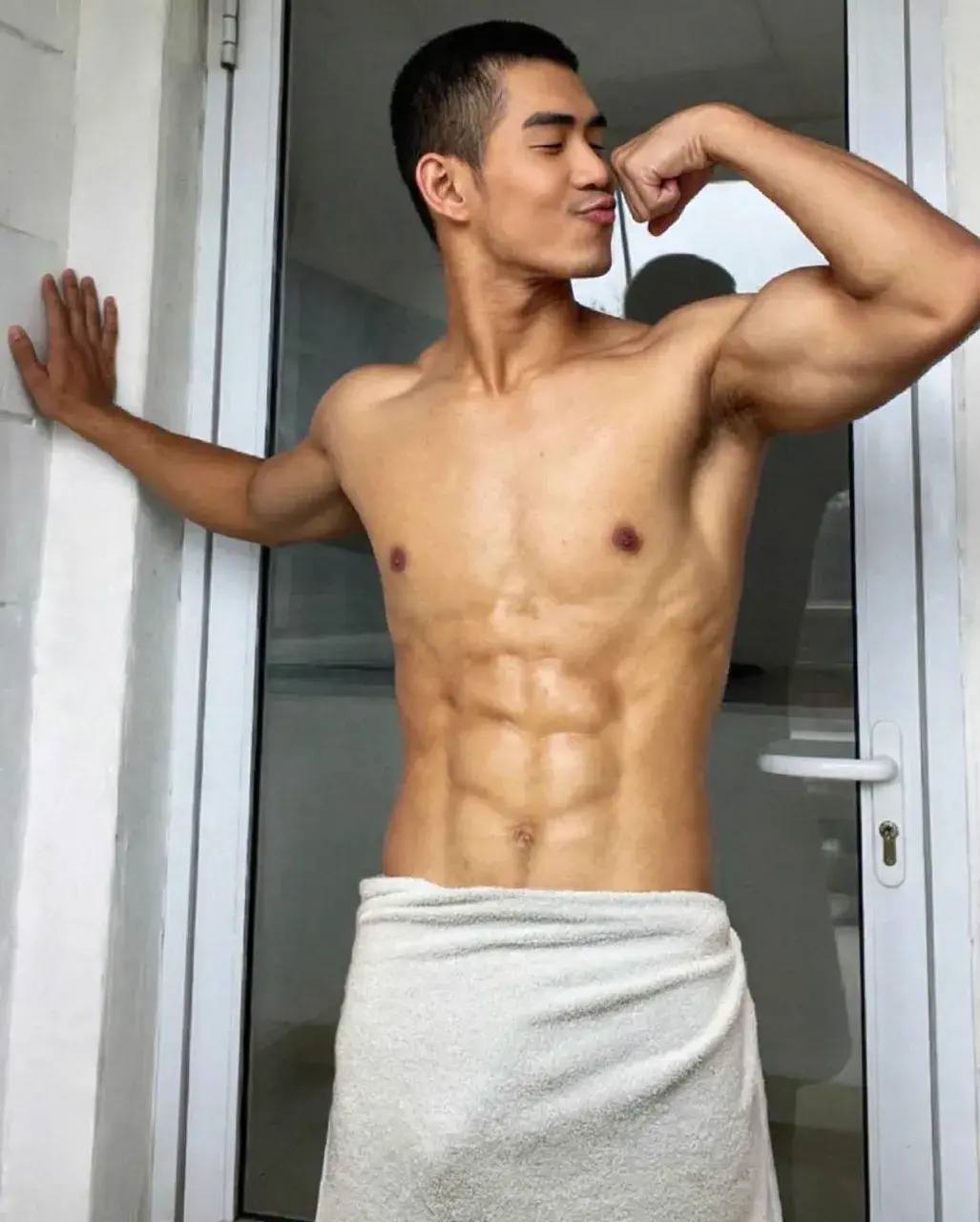 ผู้บ่าวหล่อ 😍🔥