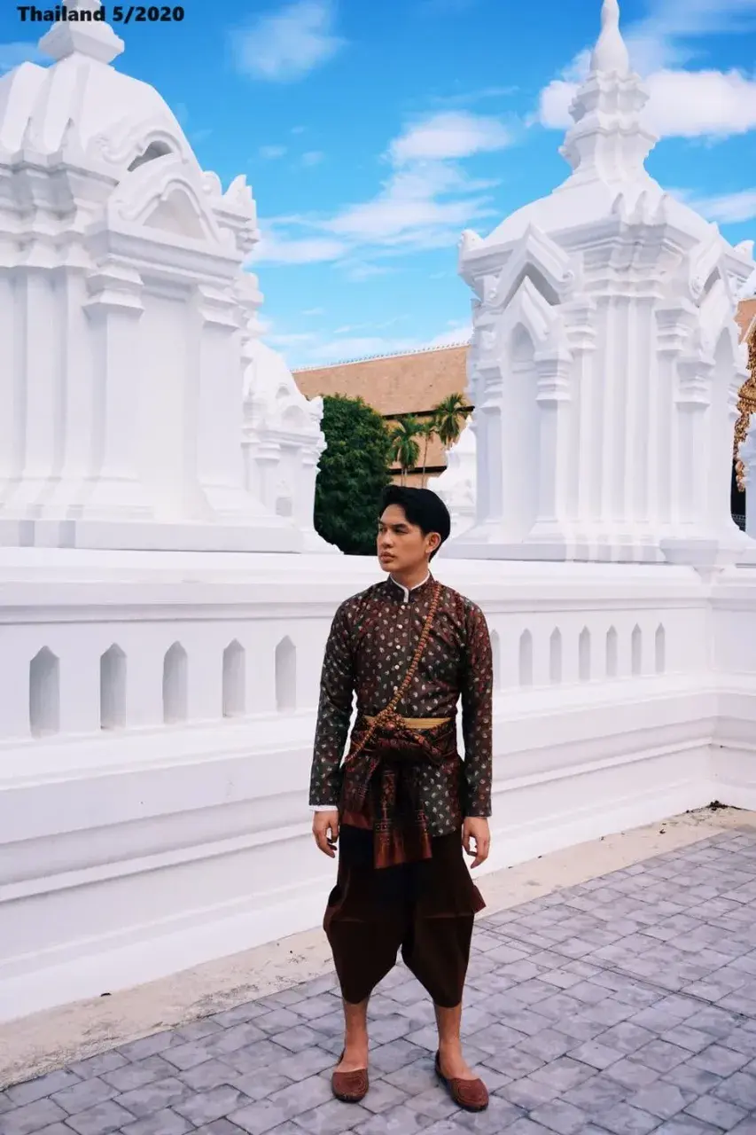 Thai Men in Traditional Outfits 🇹🇭
