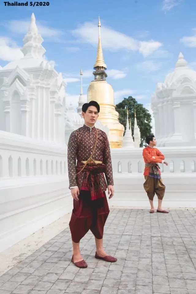 Thai Men in Traditional Outfits 🇹🇭