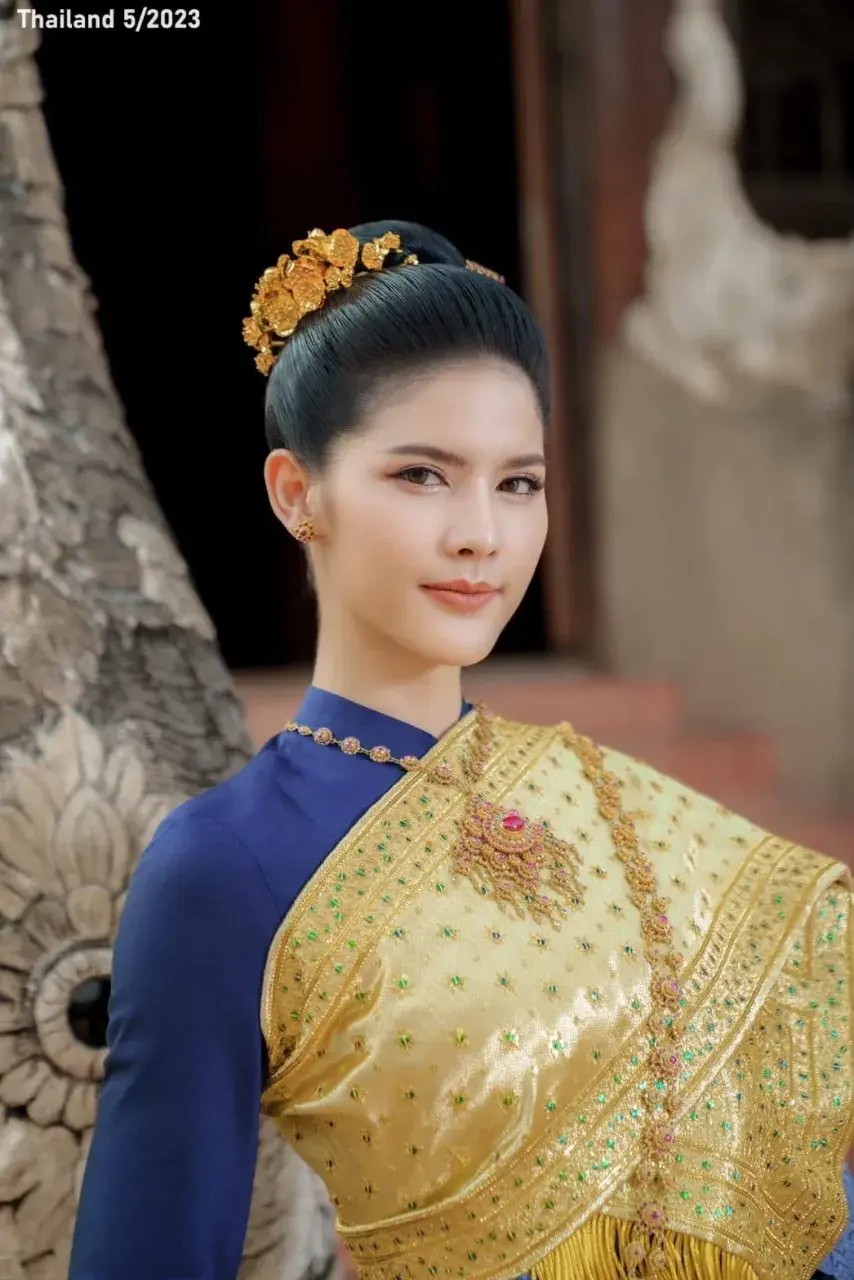 Garn Nuttacha in Lanna Thai Traditional Dress 🇹🇭