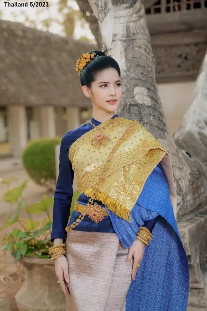 Garn Nuttacha in Lanna Thai Traditional Dress 🇹🇭