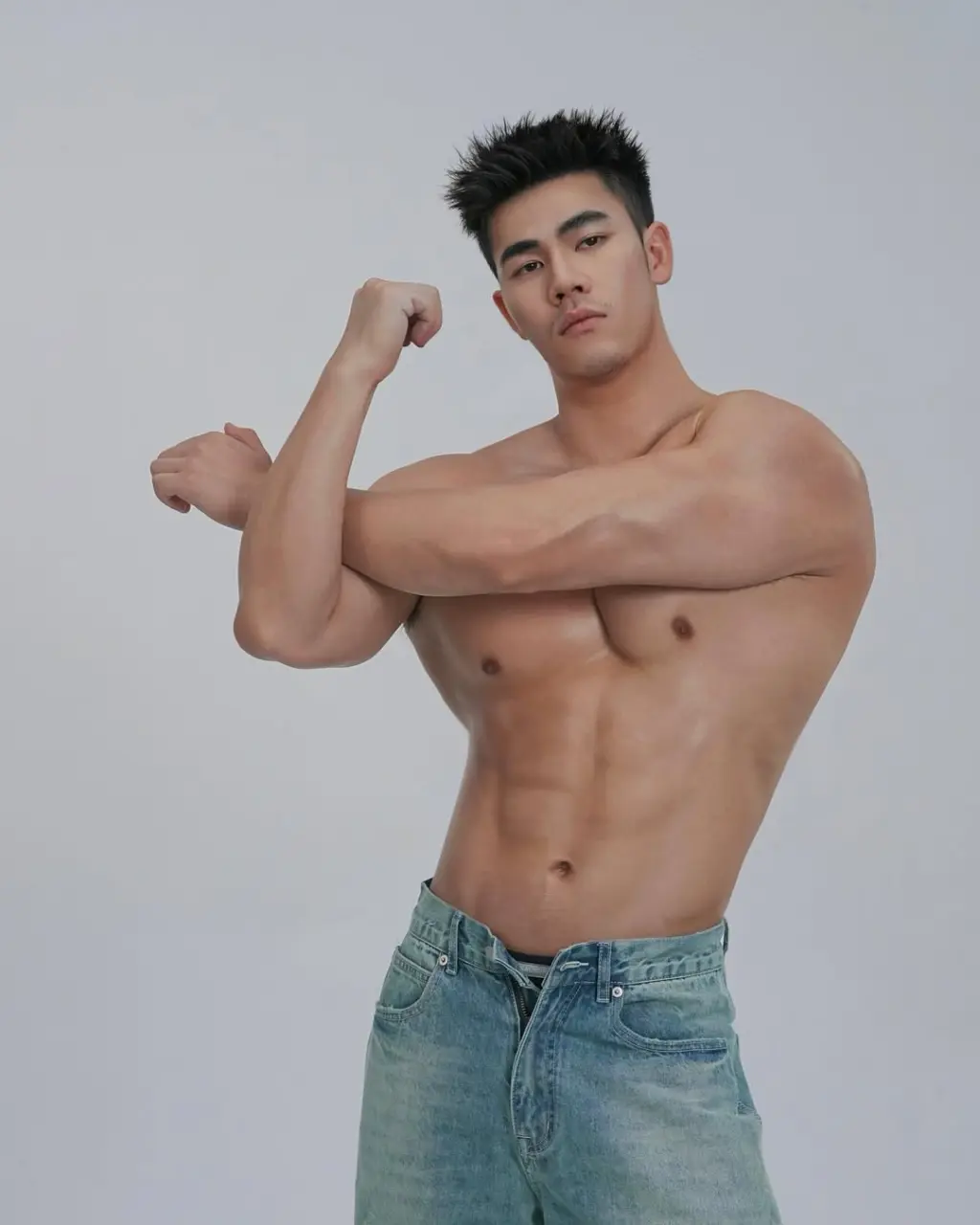 Gogo Dancer : 闷油瓶