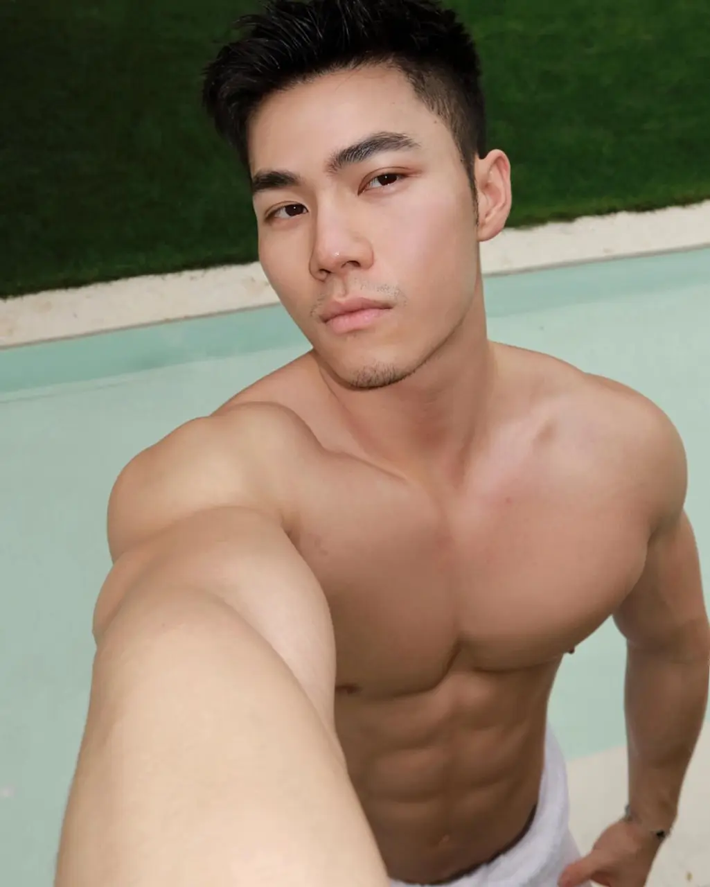 Gogo Dancer : 闷油瓶