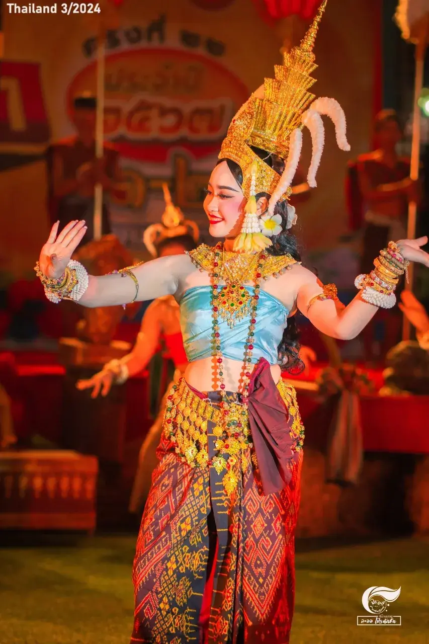 Dance at Luang Pho Chamnit Worship 🇹🇭