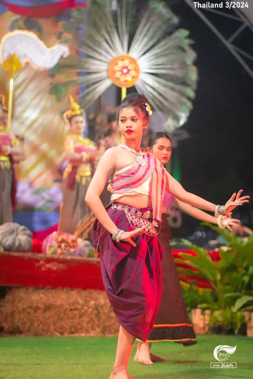 Dance at Luang Pho Chamnit Worship 🇹🇭