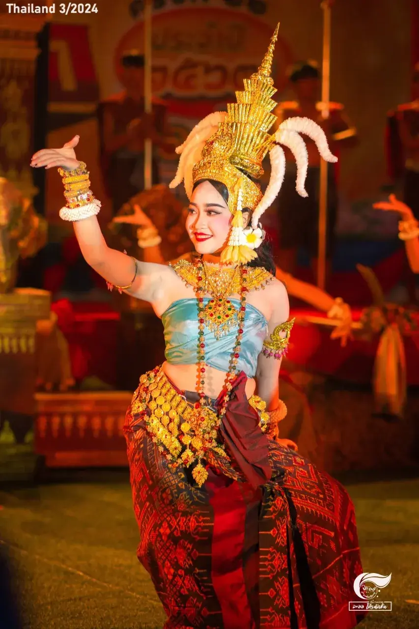 Dance at Luang Pho Chamnit Worship 🇹🇭