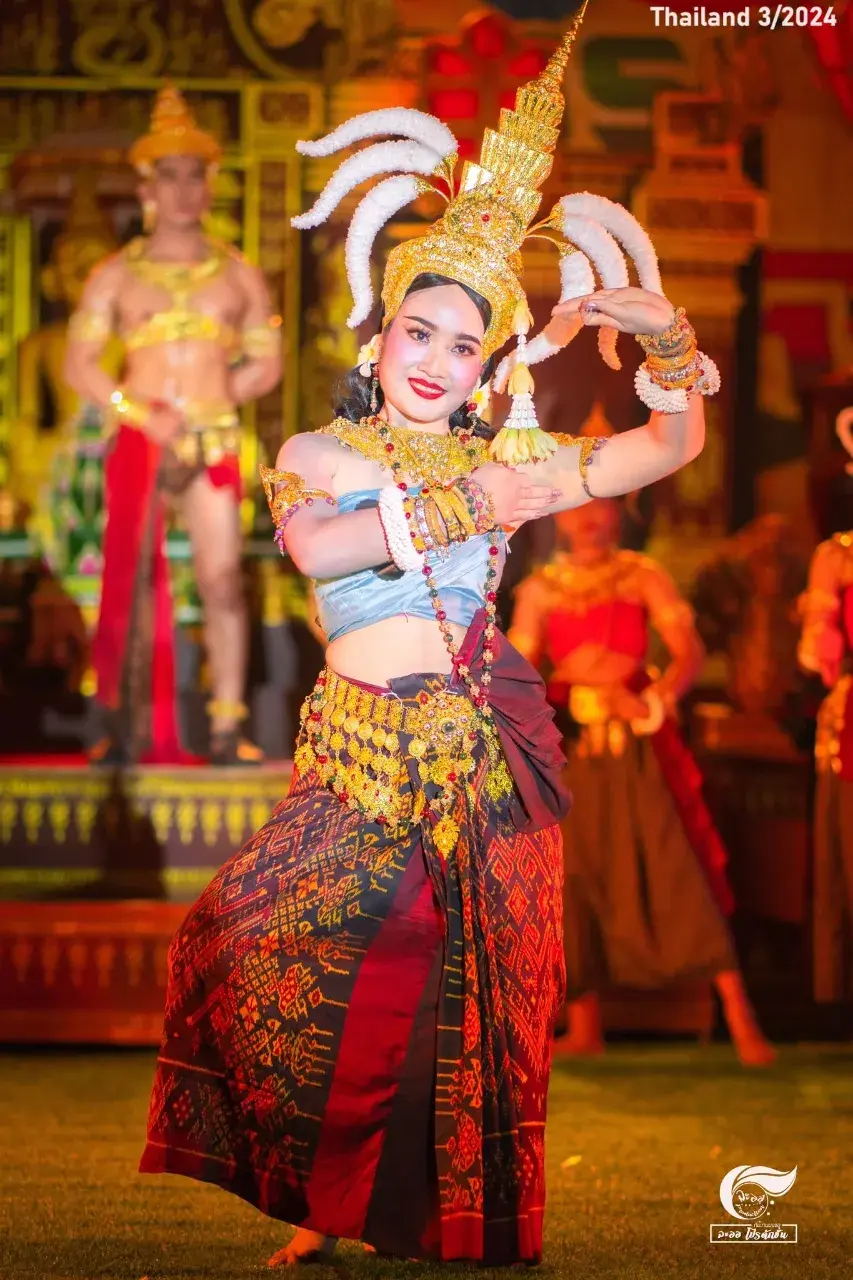 Dance at Luang Pho Chamnit Worship 🇹🇭