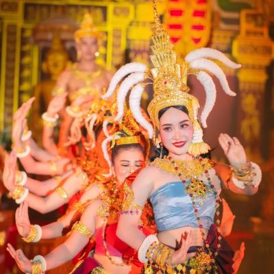 Dance at Luang Pho Chamnit Worship 🇹🇭