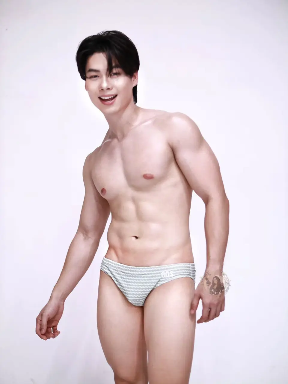influencer : Zon Wiphat