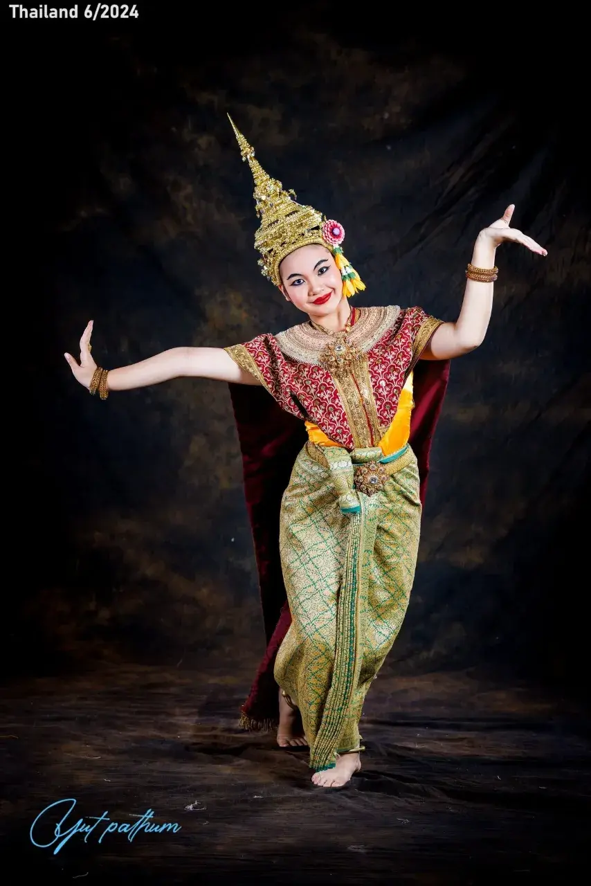 Young Thai Khon Dancers 🇹🇭